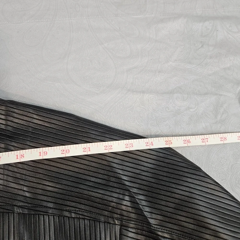Ananke men pleated